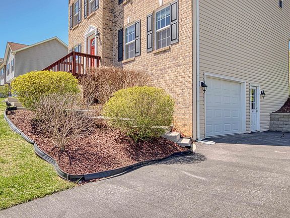 4th image of 1505 Kensington Way