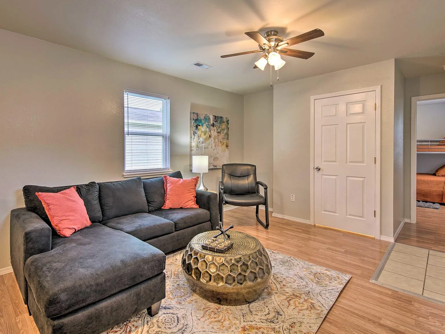 2 bed, 1.5 bath, 893 sqft, $1,850 — Photo 4