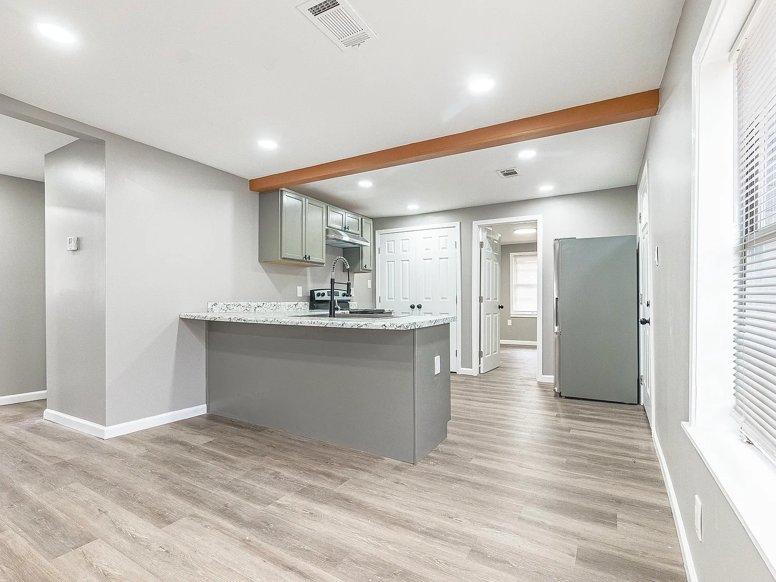 3 bed, 1.5 bath, 1144 sqft, $1,389 — Photo 3