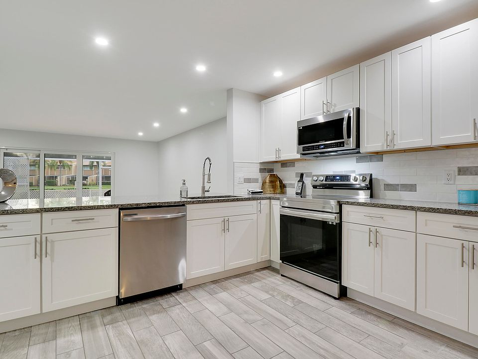 1st image of 372 Maplecrest Circle
