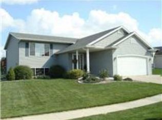 2988 Bandel Ct NW, Rochester, MN 55901