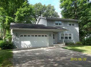 315 Edgewood Dr, Glencoe, MN 55336