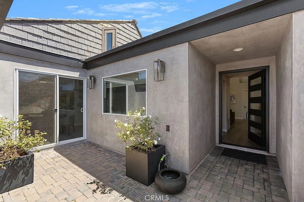 3 bed, 2.0 bath, 1589 sqft, $8,950 — Photo 1