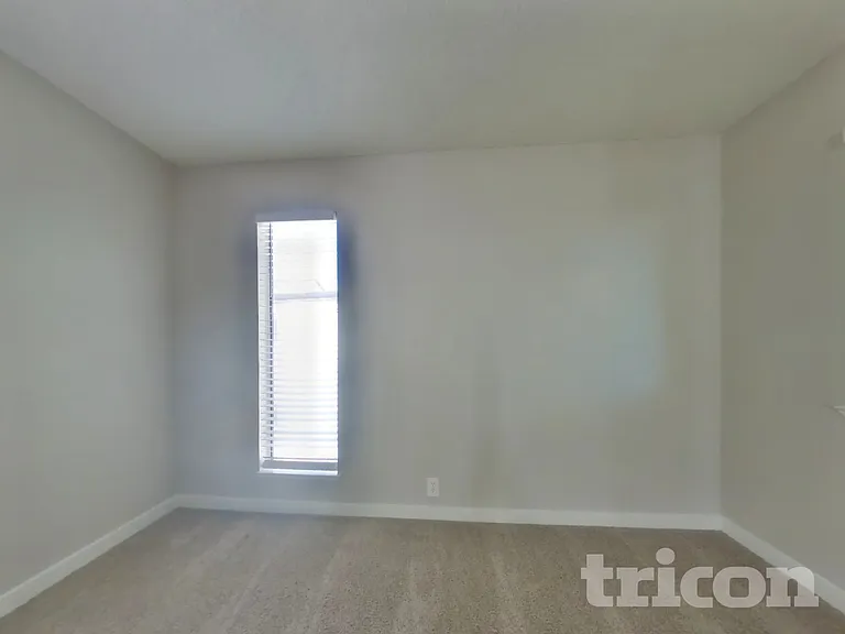 1107 Nadene Dr — Photo 7