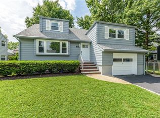 320 Berthold Ave, Rahway, NJ 07065