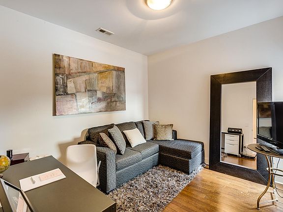4th image of 3828 N Lincoln Ave #4