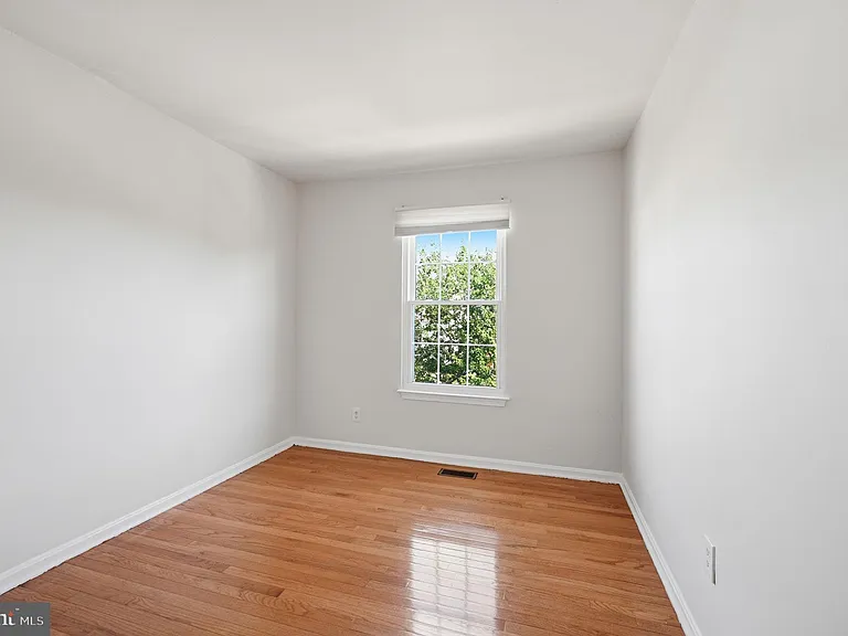 7676 Helmsdale Pl — Photo 22