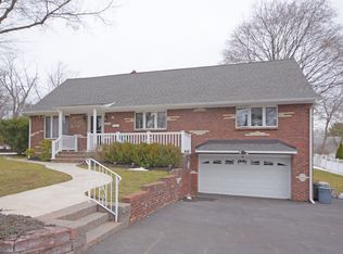 30 Giannone Rd, Wayne, NJ 07470