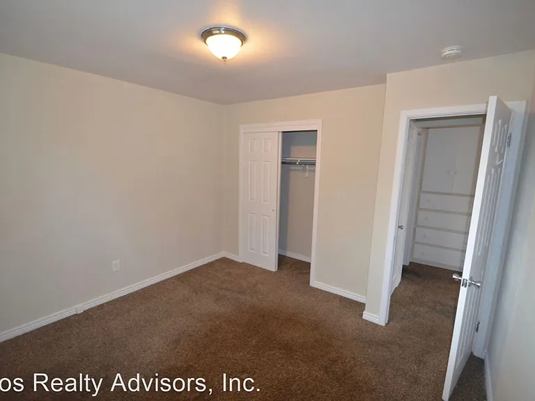 1020-1028 Balsam St — Photo 4