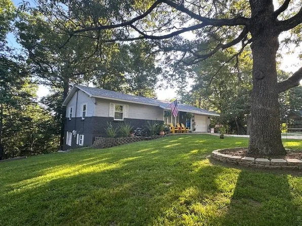23 E Mountain Dr, Eureka Springs, AR 72632