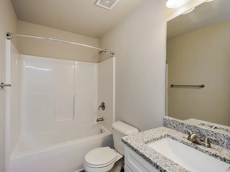 400 McGiboney Ln — Photo 16