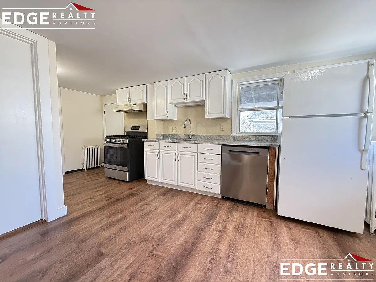 Building Photo - 28A Cherry St #1A