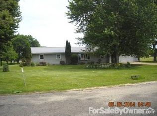 N5924 Forest Ridge Rd, Green Lake, WI 54941