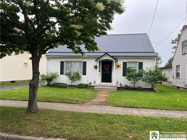 21 W Mosher St, Falconer, NY 14733