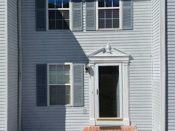 219 Hunter Hills Cir APT 12, Bristol, TN 37620