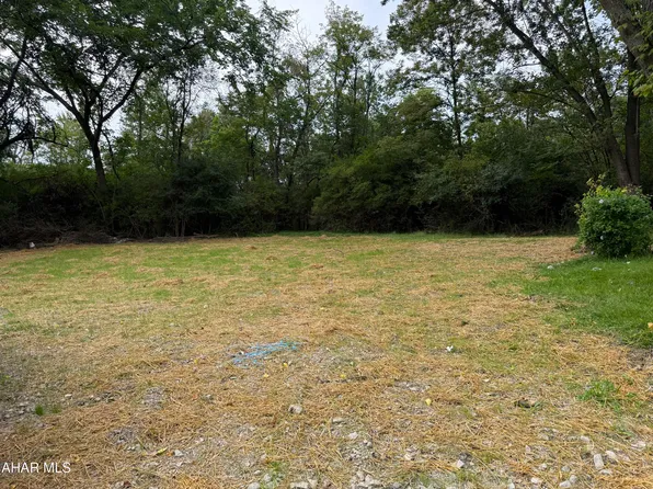 3887 39th St, Altoona, PA 16601