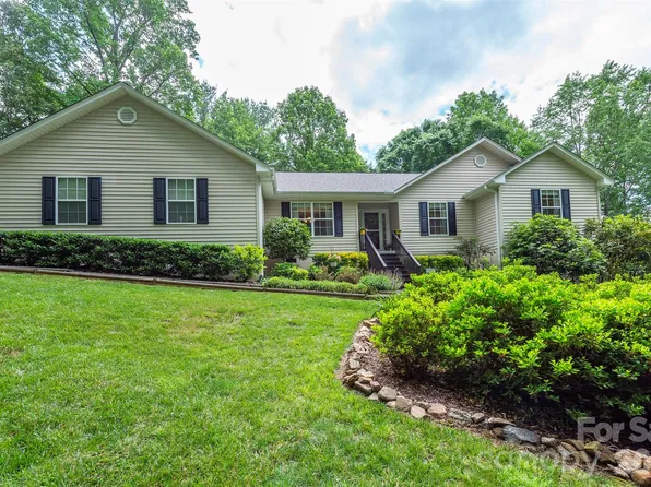 8 Shadowbrook Dr, Weaverville, NC 28787