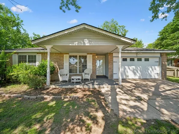 1404 N Dogwood St, Owasso, OK 74055