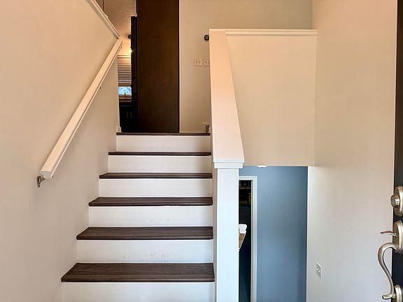 4th image of 566 S Dangl Rd