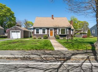 8 Flash Rd, Nahant, MA 01908