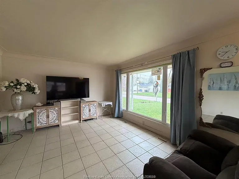 3863 Longfellow Ave — Photo 7