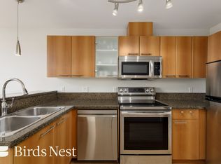 1718 Venables St #403, Vancouver, BC V5L 2H4