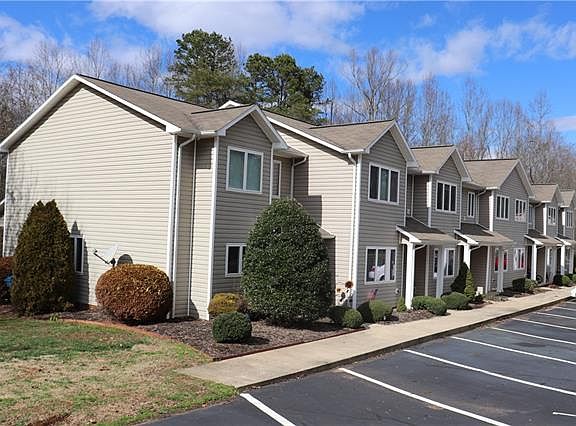 3rd image of 3249 White Oak Ct
