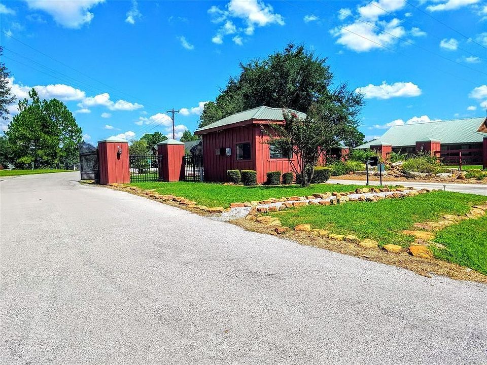 1st image of 90 Wildwood Lake Dr