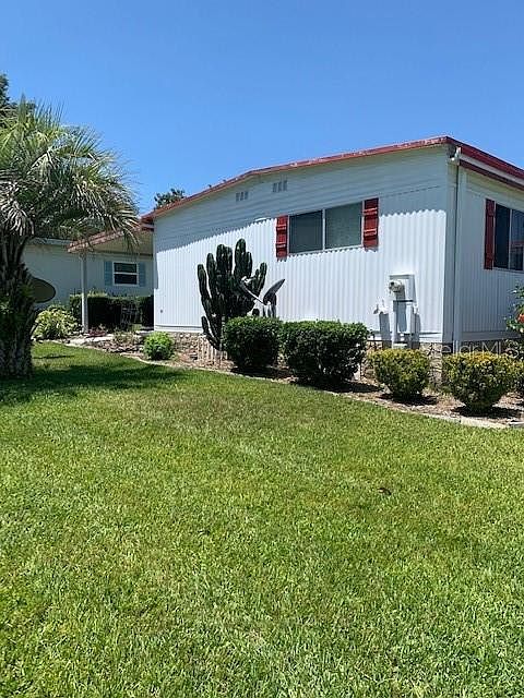 2nd image of 706 Surrey Pl
