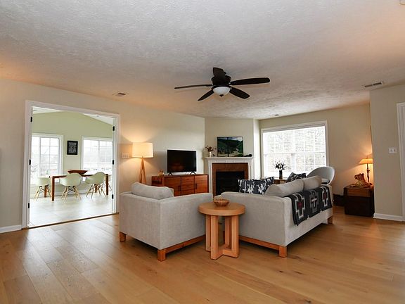3rd image of 19037 Worchester Way