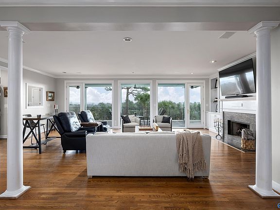 5th image of 2213 Hidden Ridge Cir