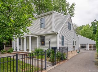 18 Arlington Rd, West Hartford, CT 06107