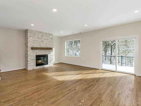 4th image of 6845 E Fork Rd