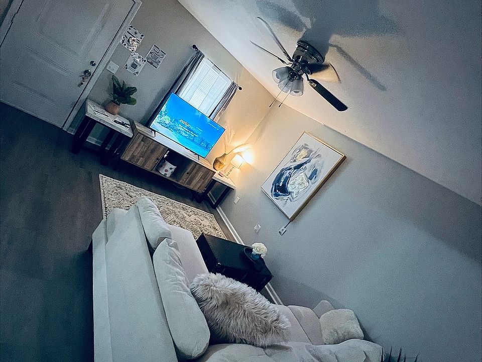 Falcon Crest Apartments Living Area