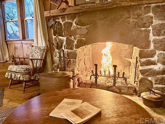 4th image of 22298 Crestline Rd