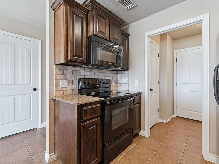 1808 NW 143rd St — Photo 17