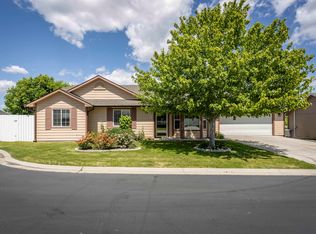 2406 S Arthur Ct, Kennewick, WA 99338