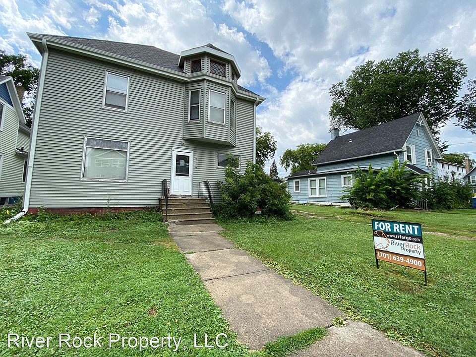 1st image of 916 7th St N #8638300