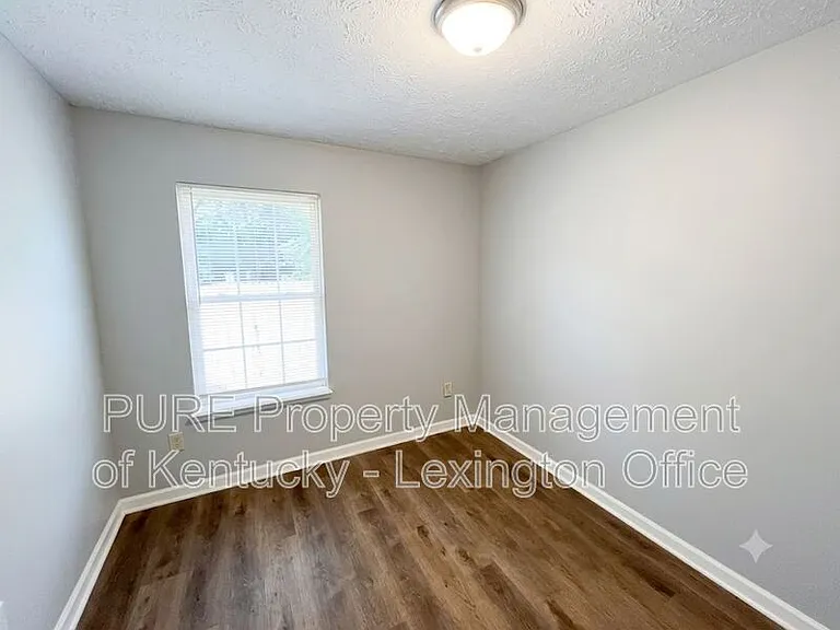 1034 Marshall Park Dr — Photo 15