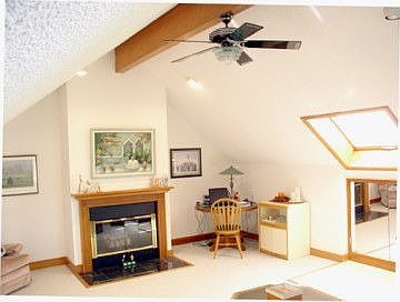 1st image of 28 Tanglewood Ln