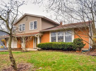705 Dorchester Dr, Bolingbrook, IL 60440