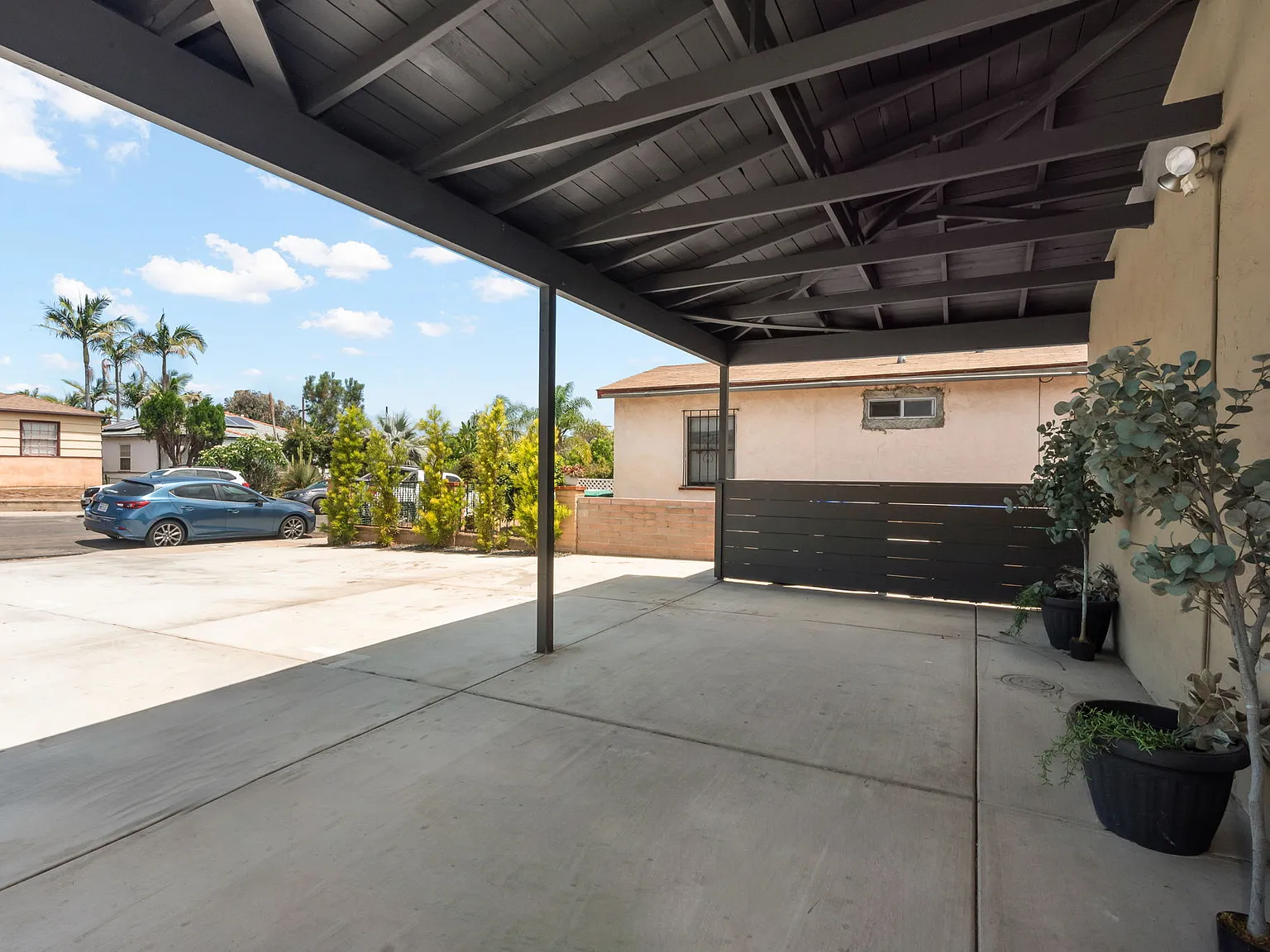 3 bed, 900 sqft, $3,500 — Photo 3