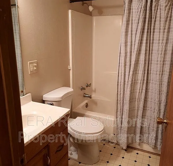 201 John St #B — Photo 6