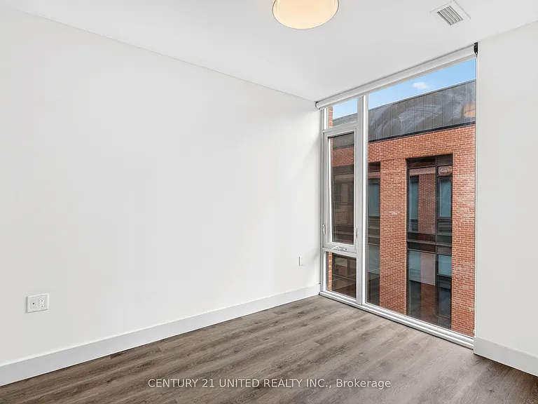 475 George St N #416 — Photo 34