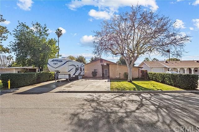 1st image of 16136 E Clovermead St