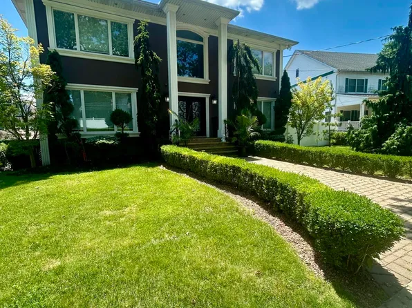 66 Pleasant Plains Ave, Staten Island, NY 10309