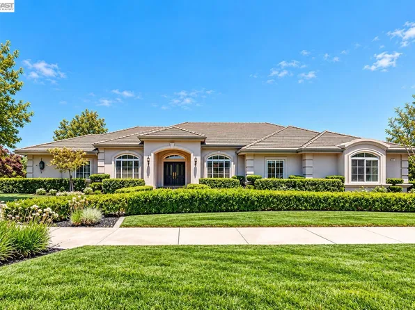 1377 Piemonte Dr, Pleasanton, CA 94566