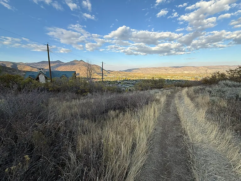 Walking trail in Wasatch Mountain state park, adjacent to the cabin