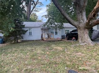 133 Flora Dr, Saint Louis, MO 63135
