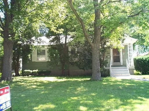 17531 Henry St photo 1